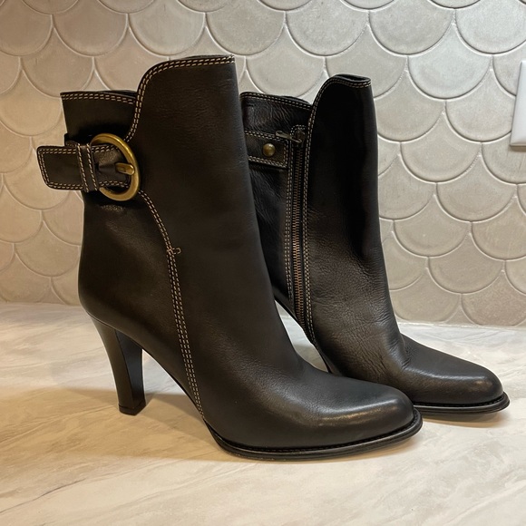 Coach Nancie Soft Black Pebbled Leather Bootie. Size 8 - Picture 6 of 6